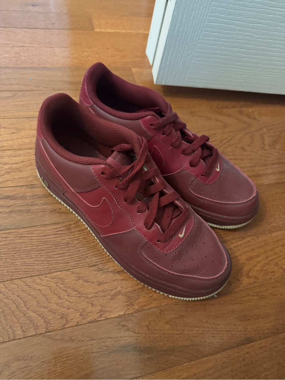 Nike women Low-Top Sneakers in Burgundy Red